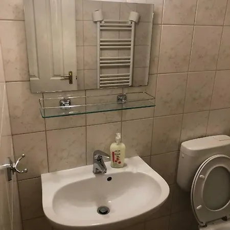 Kicsi Gesztenye Apartman Haz ゲストハウス