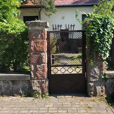 Kicsi Gesztenye Apartman Haz シオーフォク