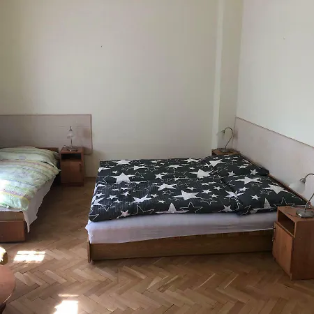 Kicsi Gesztenye Apartman Haz ゲストハウス シオーフォク